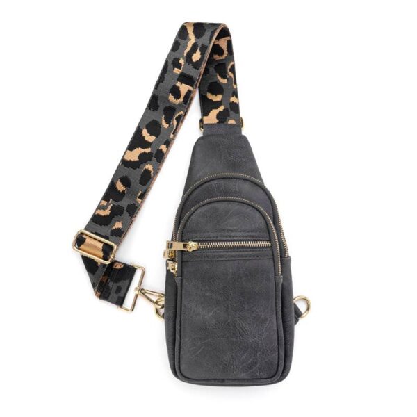 PRODUCT DESCRIPTIONNow you can build your perfect bag! Pick your favorite color Sling bag and then pick your favorite style strap to build the perfect bag. All straps are interchangeable!Our Riley vegan leather sling from the Threaded Pear is the perf