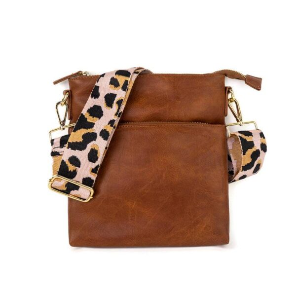 Create your ideal bag with ease! Select your preferred color Chloe crossbody bag and then choose your favorite strap to complete the perfect bag. Each strap is interchangeable! The Threaded Pear's exquisite Chloe faux leather Crossbody is the go-to bag fo