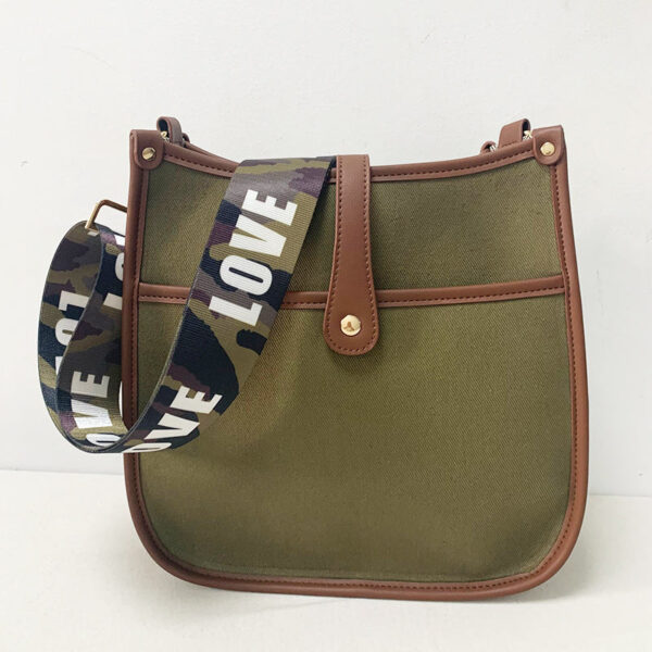 Now you can build your perfect bag! Pick your favorite color Canvas Courier and then pick your favorite style strap to build the perfect bag. All straps are interchangeable!Our beautiful Canvas Courier from the Threaded Pear is the perfect take anywhere b