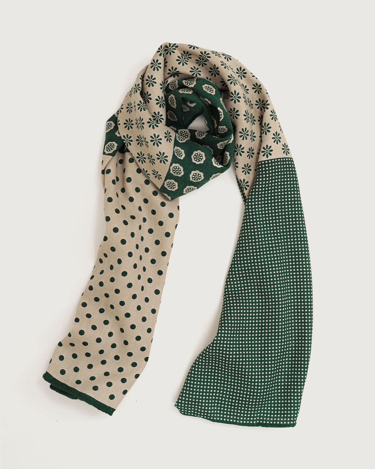 Fabric: Polyester 100.0% Material: Polyester Season: Fall