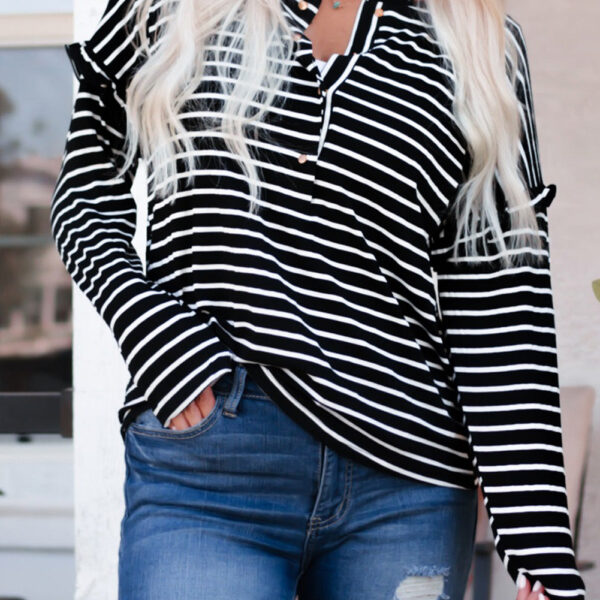 The timeless striped print is oh-so-stylish and will never go out of fashion! The front button design adds a touch of allure