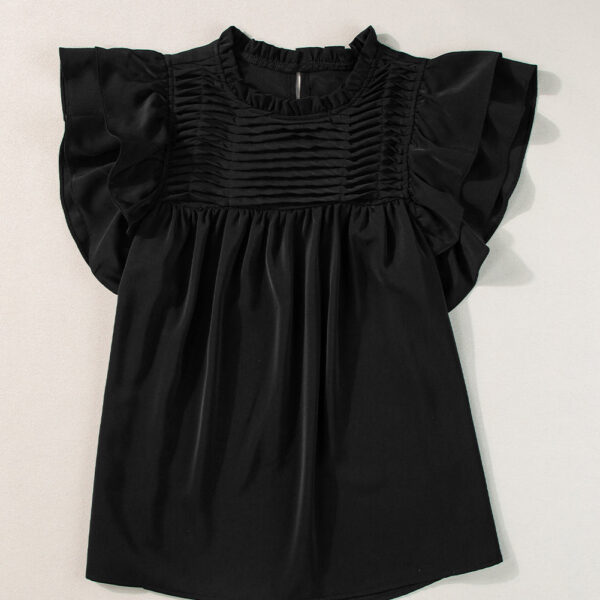 Get ready to feel fabulously feminine in this vibrant blouse! With its flirty frilled neck