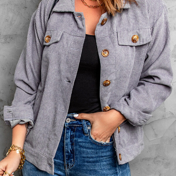 This ribbed corduroy jacket is all you need for fall fashion. Featuring long sleeves