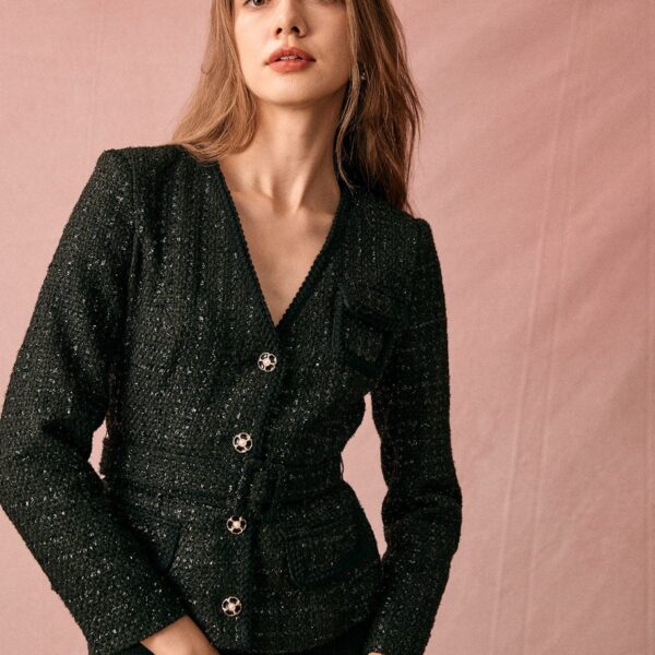 Details:- V neck- Belted - Pockets- Regular fit- Single-breastedFabric:It is made of Polyester. Polyester is an artificial fiber that feels soft