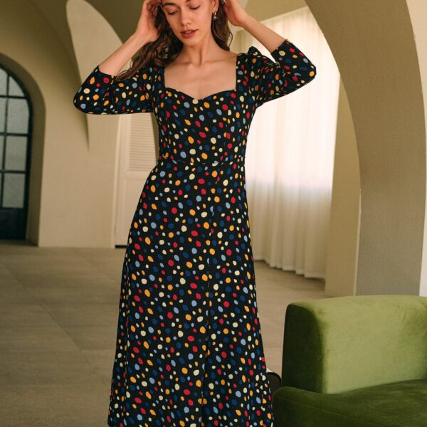 Details:- Sweetheart's neck - High waisted- Polka dot- Backless Maxi Dress- Slim fittingFabric:This Long Sleeve Maxi Dress is made of Polyester. Polyester is an artificial fiber that feels soft