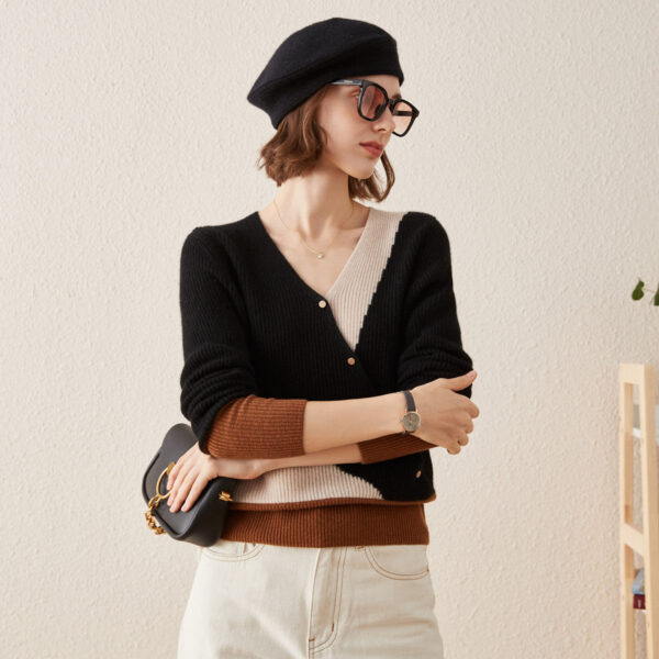 Fabric: Crafted from the finest 100% cashmere