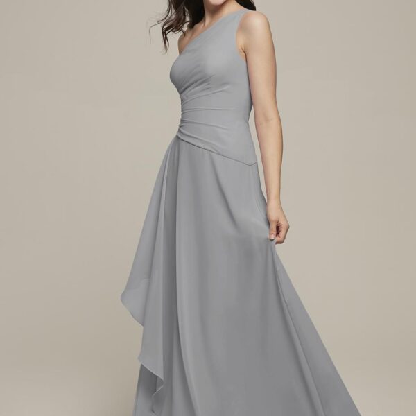 which only serves to enhance the romantic feel of the dress. Select your favorite color and you'll be all set to at