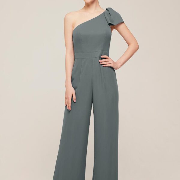 this pant suit will have you looking purely perfect at your next formal occasion. One bared shoulder brings with it a flirty charm