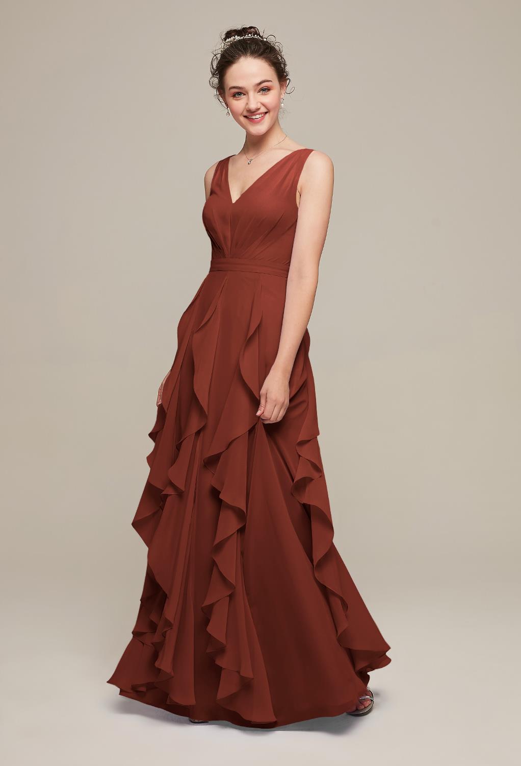 practical and flattering. The design of the dress makes it a great choice for a warmer weather wedding. The neckline allows you to show off your favorite necklaces