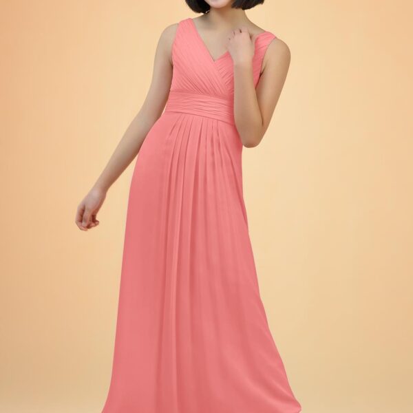 whether you're going to a wedding as a guest or perhaps attending as a bridesmaid. Match your dress with pretty heels and you&