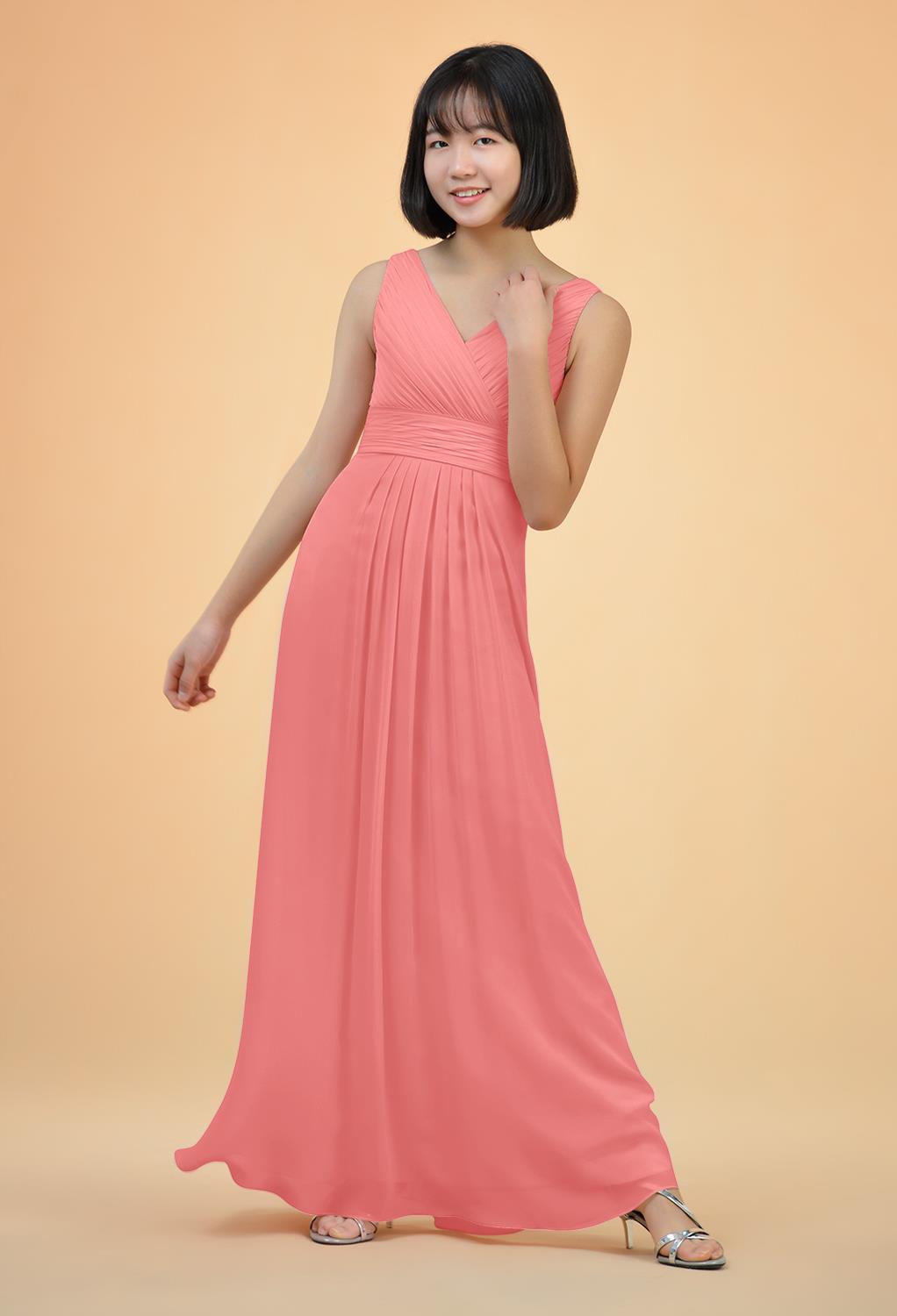 whether you're going to a wedding as a guest or perhaps attending as a bridesmaid. Match your dress with pretty heels and you&