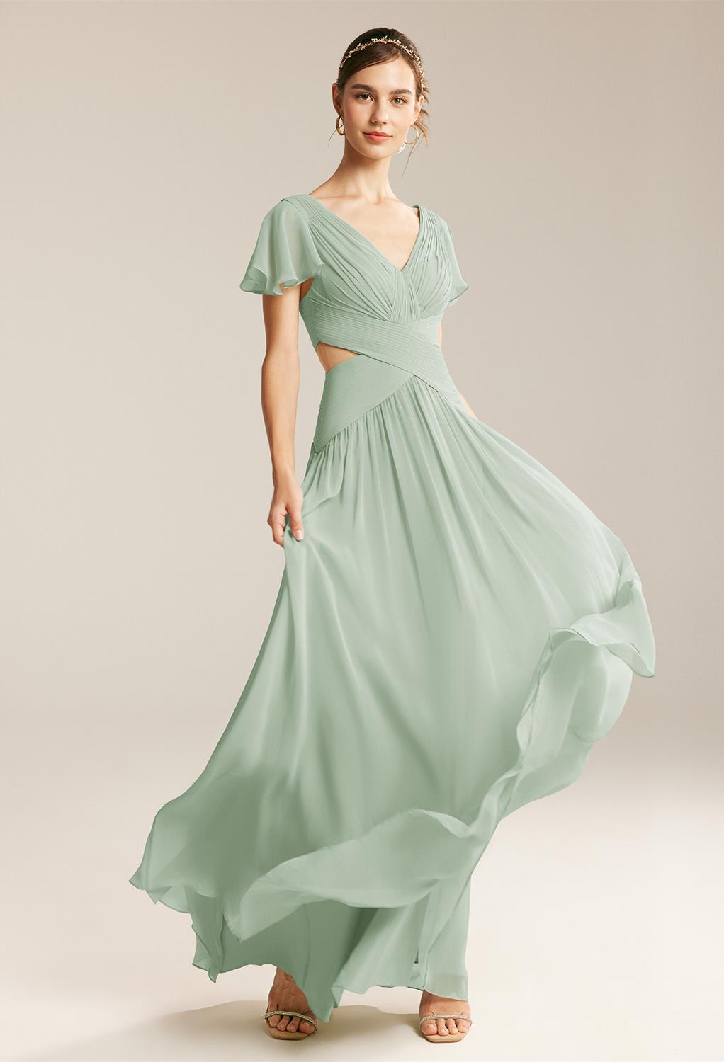runway-worthy outfit. This draped design A-line floor-length dress is cut from exquisite chiffon. It accentuates your body gorgeously as you slay next to the bedazzling bride. Designed with butte