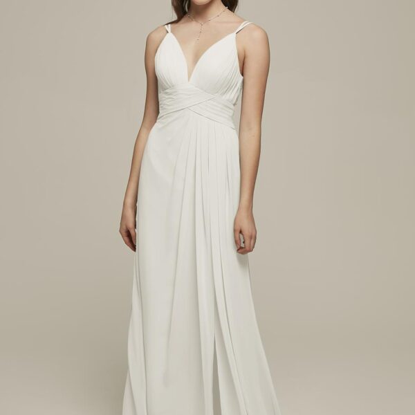 bared shoulders and pleated layers that offer great movement with every step that you take make the Corin dress an instant classic. The Corin is offered in some beautiful color options so you can pick out your favorite. This dress mak