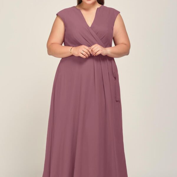 featuring a V-neck design that you'll find to be wholly flattering. The floor length of the dress allows for a beautiful movement with each step that you take. The A-line strapless look offered by the Da