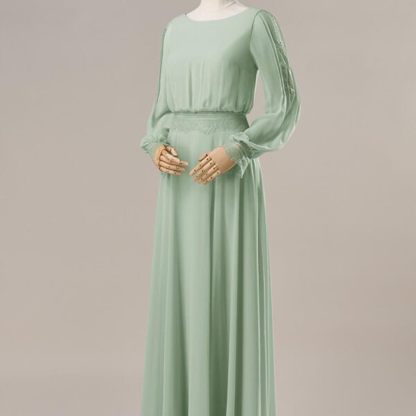 this dress serves sensual and minimalist fashion fabulously. This A-line floor-length go