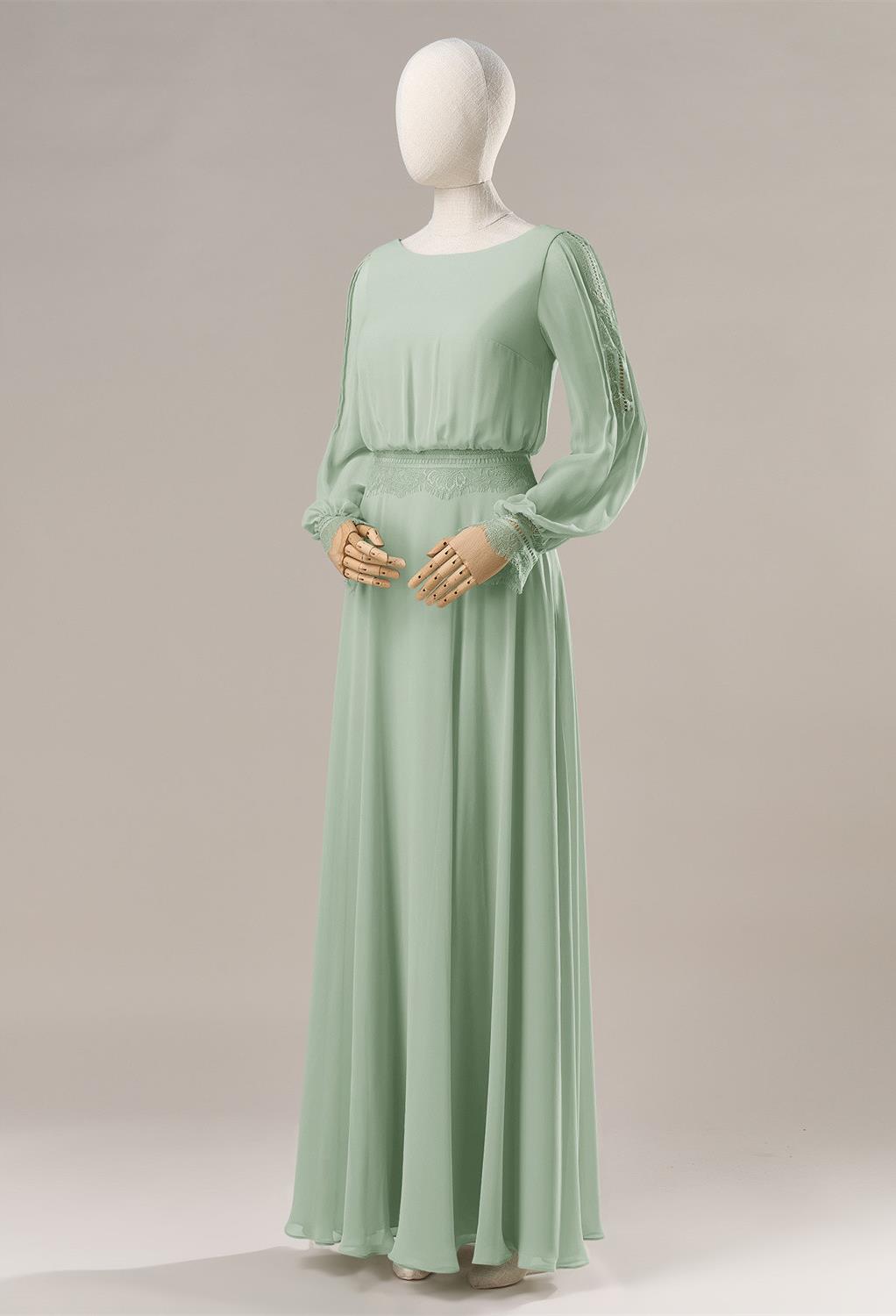 this dress serves sensual and minimalist fashion fabulously. This A-line floor-length go