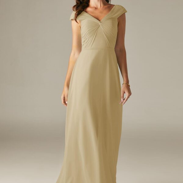to make this lightweight chiffon dress a radiant choice for wearing during an indoor winter wedding or an outdoor spring or summer wedding.Wear a chif