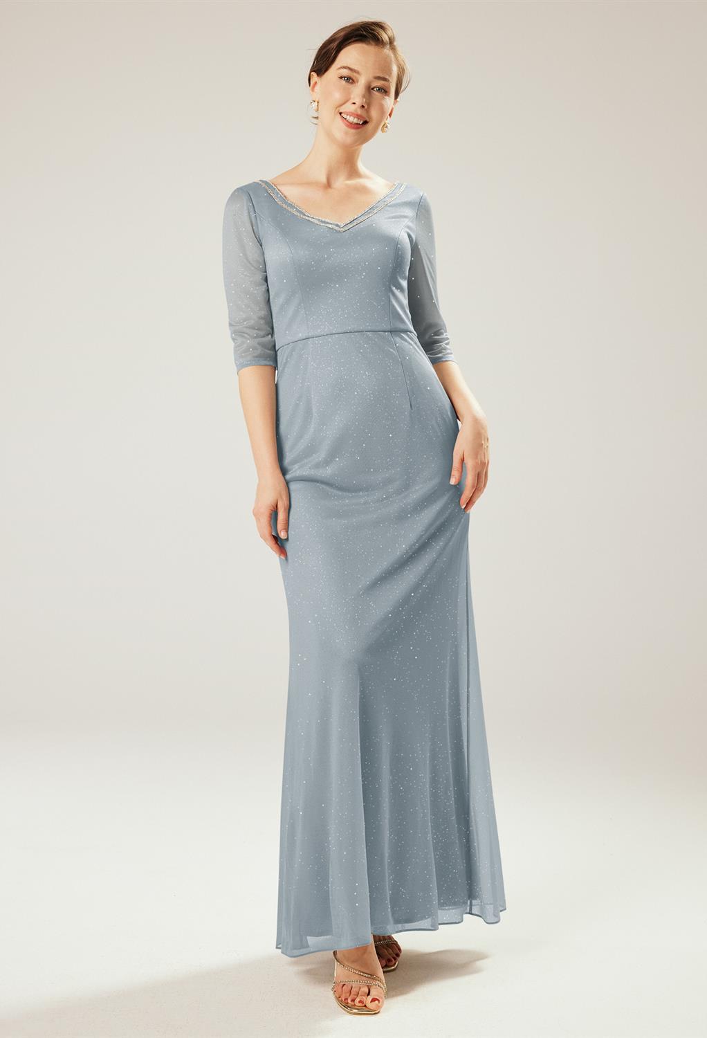 The AW Johnna Dress is a simple but well-fitted archetypal design for mature ladies who desires a simple but sophisticated look gown. It's an A-line-shaped gown designed with glitter mesh fabric and a mermaid silhouette. It offers maximum slip-in