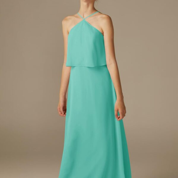 you'll fall in love with the pretty elegance of the Jolie dress.The floor length of the dress is flattering and looks lovely with a pair of kitten heels in a matching color.The flattering neckline
