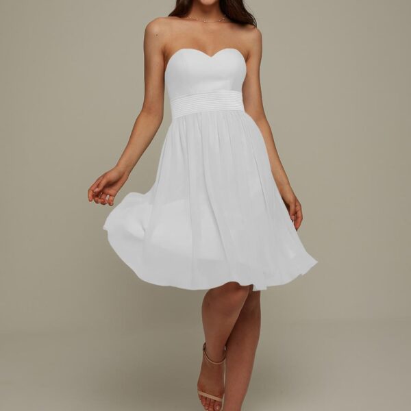 the knee length Faye dress is a delightful choice in bridesmaid dress.The sweetheart neckline and spaghetti straps are pretty and flattering.You'll love the way that you look when you step out in this lovely little chiffon number.T