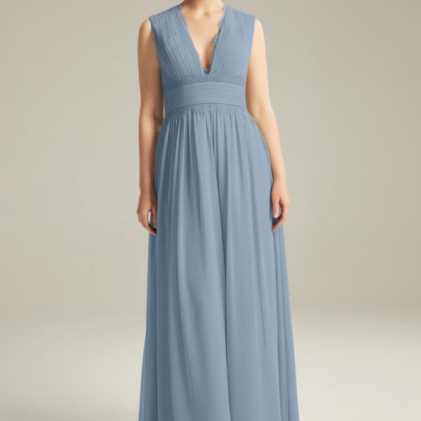 No better way to define a gorgeous mom than one who is rocking every event with the right dress. AW Larch dress is a floor-length dress made of quality chiffon material with a V- neck neckline. The dress has a lace adornment that makes the dress looks gor