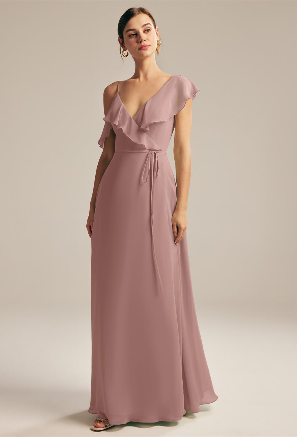 The AW Melinda Dress is that go-to bridesmaid dress if simplicity and boujee are the vibes you want your girls' squad rocking perfectly on your wedding day; this dress slays those looks effortlessly. It is made with a top-grade chiffon fabric that