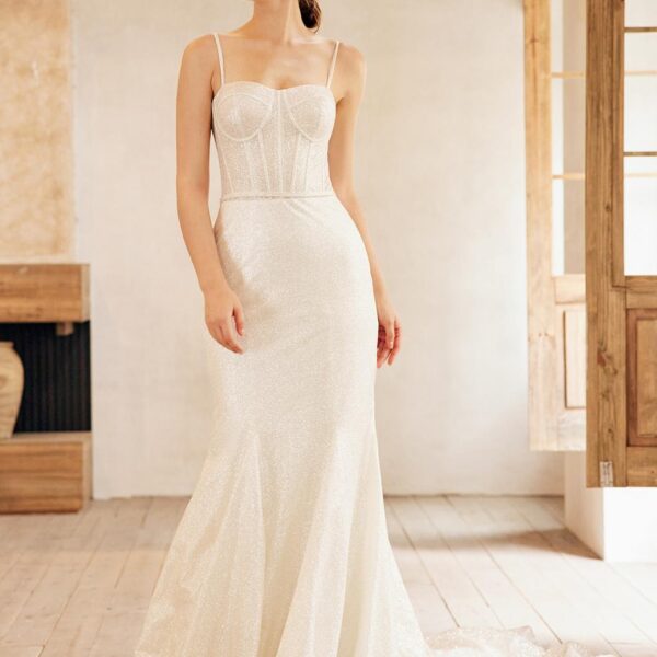 this mermaid silhouette floor length dress features a fitting and alluring bodice with a sweetheart