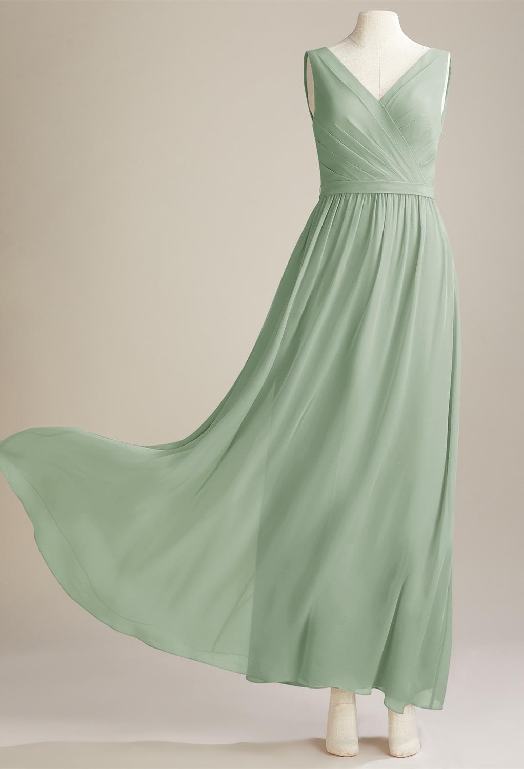 The AW Negus Dress is the go-to bridesmaid dress for the pretty and fun-loving bride full of youthful energy who wants a lot of free-spirited vibes to mark her outstandingly gorgeous bridal look. This delightful and comfy piece is designed from top-qualit