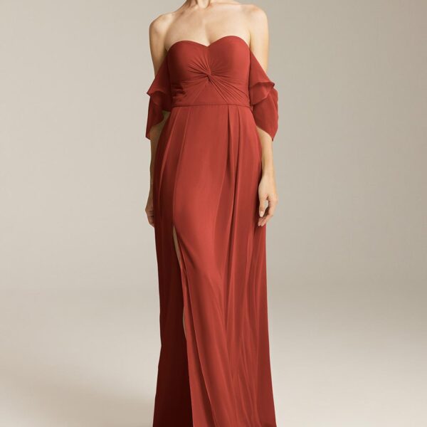 The AW Peitha dress mixes comfortability with elegance to help you attain beauty at its peak. The floor-length chiffon dress has a sweetheart neckline and off-the-shoulder strapless sleeves that highlight the shoulder. It is constructed of high-quality ch