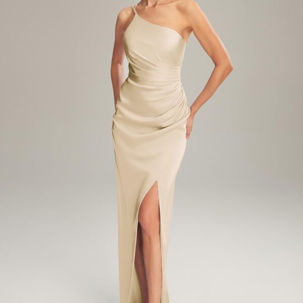 it lays on the body softly and emphasizes your curves gracefully