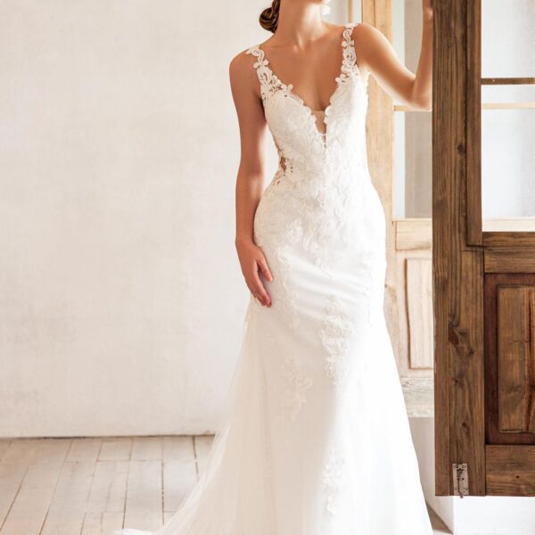 AW Simona Wedding Dress and the mermaid silhouette flatters the bride's figure. Simona is sleeveless yet sheer strapped beauty wi
