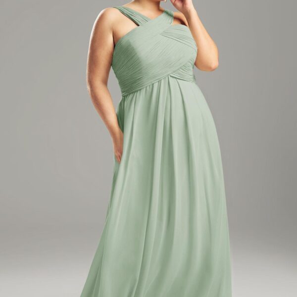 the Vienna dress is a charming choice for any elegant affair. Whether you're going to a wedding