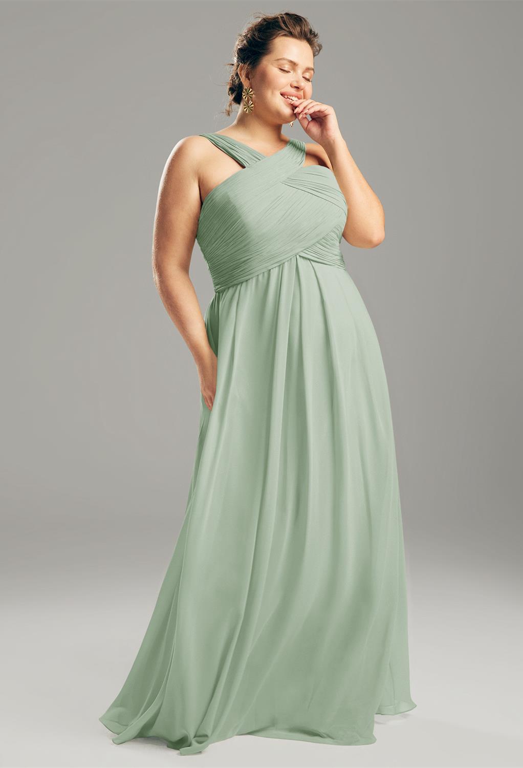 the Vienna dress is a charming choice for any elegant affair. Whether you're going to a wedding