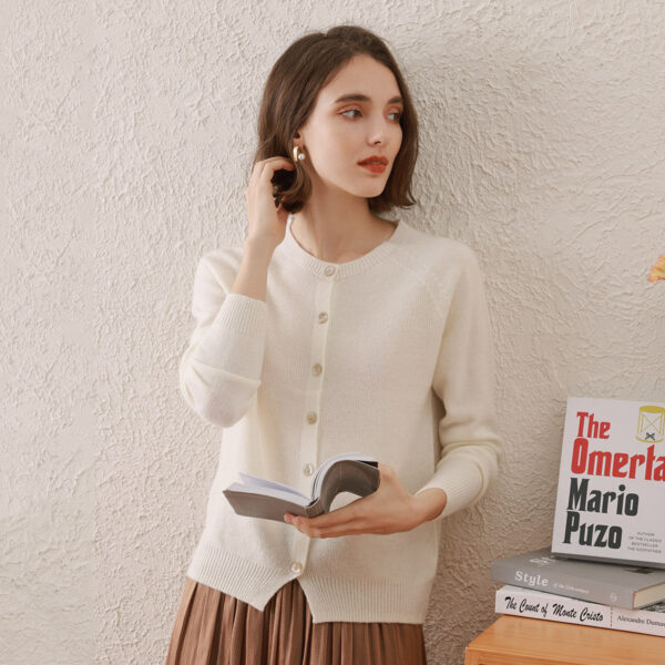 Fabric: Made from 100% pure wool
