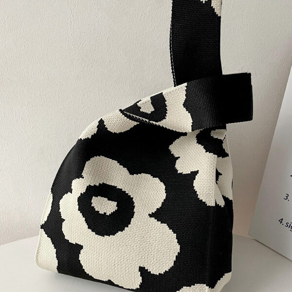 Cute Floral Printed Contrast Color Woven Handbag Bags BLACK-One_size SkuCY-!116628MaterialPolyester LiningPolyester FeatureFloral Printed
