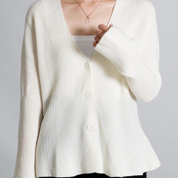 SkuCY-!111621Material100% CASHMERE StyleFlared Sleeves FeatureButtoned