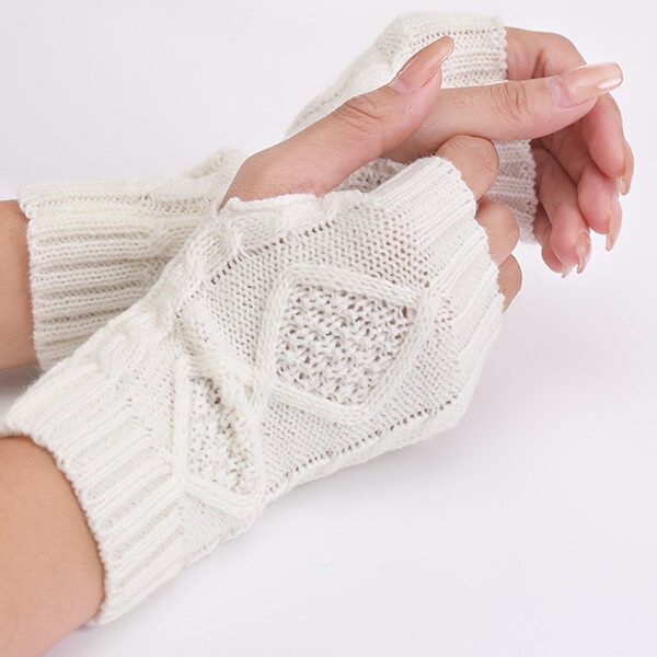 Simple 9 Colors Jacquard Knitting Gloves WHITE-FREE SIZE SkuCY-!97053MaterialKnitting FeatureKeep Warm