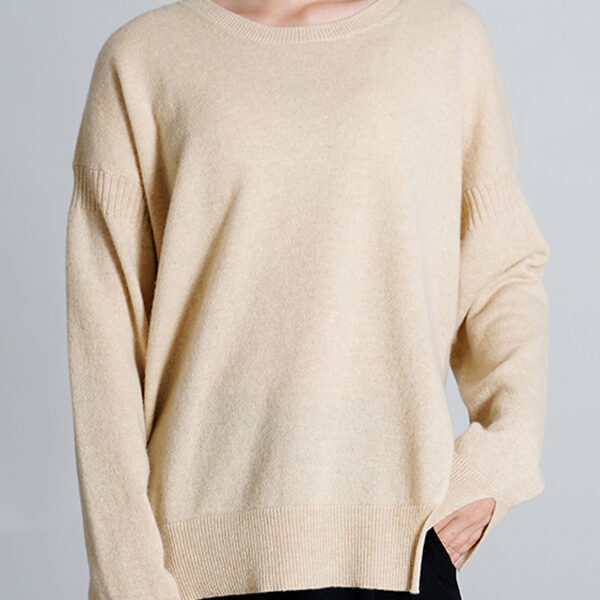 SkuCY-!111620Material100% CASHMERE StyleLong Sleeves FeatureSplit-side