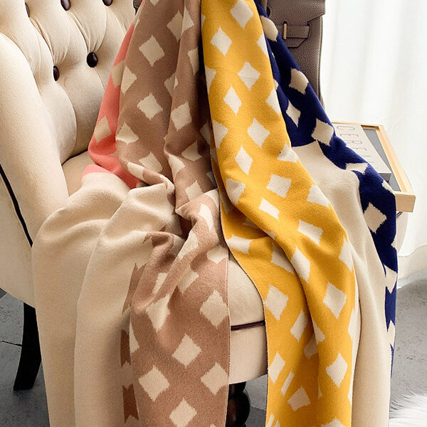 SkuCY-!95044MaterialImitated Cashmere FeatureContrast Color OccasionGoing out