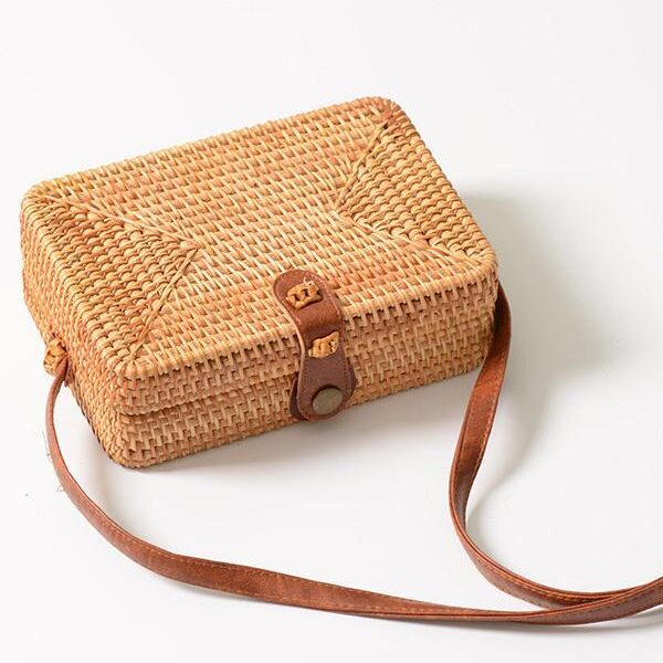 Rattan Forest Handmade Handbag Bag SQUARE-FREE SIZE (We have provided this item's measurements to help you decide which size to buy.) (Units/Inches) Size Width High Free size 3.1 7.8 (Units/Centimeters) Size Width High