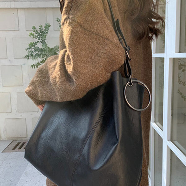 Fashion Urban Solid Color PU Shoulder Bag BLACK-FREE SIZE SkuCY-!93958MaterialPU FeatureSolid Color OccasionGoing out