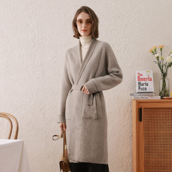 Material：Crafted from pure 100% cashmere fabric