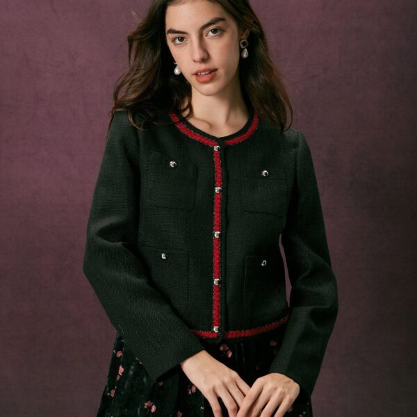 Details:- Pockets- Single Breasted- Regular Fit- No Stretch- 100% PolyesterFabric:This Button Jacket is made of Polyester. Polyester is an artificial fiber that feels soft