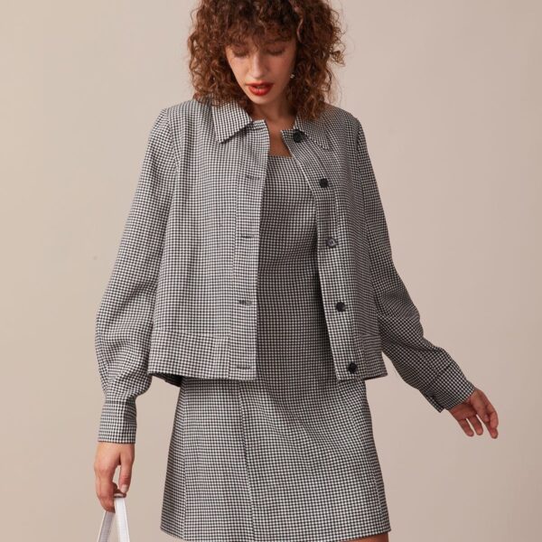 Details:- Black- Work- Houndstooth- Button- Lapel- Long Sleeves- Single Breasted- Regular Fit- No Stretch- 98% Polyester