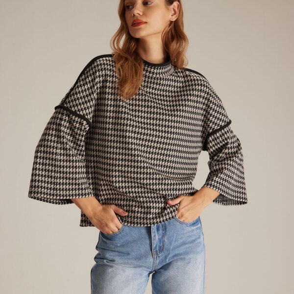 Fabric:This Mock Neck Sweatshirt is made of Polyester