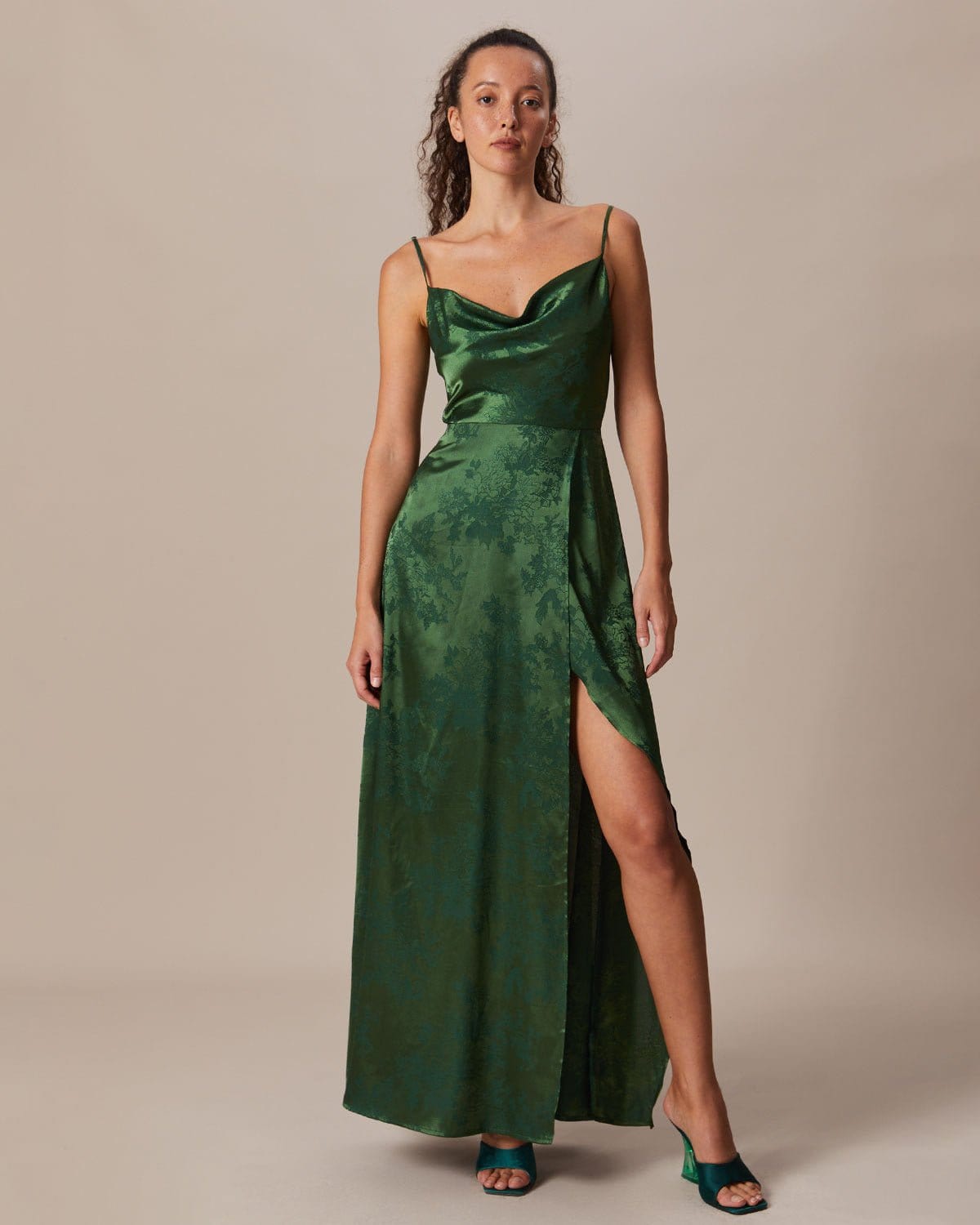 Details:- Formal- Slit- Sleeveless Maxi Dress- Satin- Maxi & Ankle Length- No Stretch- 100% PolyesterFabric:This Jacquard Maxi Dress is made of Polyester. Polyester is an artificial fiber that feels soft