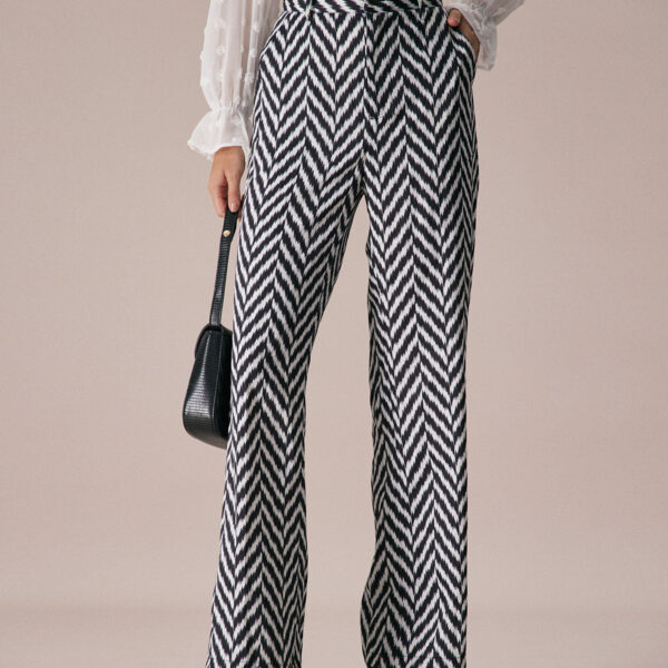 Details:- Grey- Daily- Straight- Button Fly- High Waisted- Normal- Regular Fit- 95% Polyester