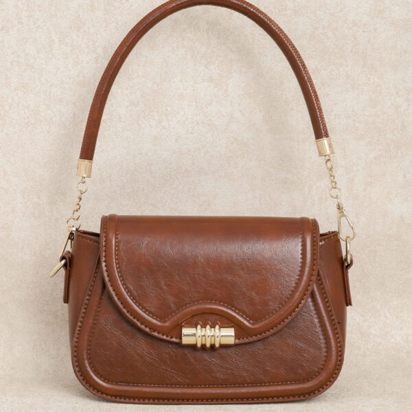 Material: PU Leather Measurements: 21cm*12cm*7cm