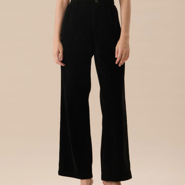 Fabric:It is made of Nylon and Polyester. Nylon is a flexible synthetic fiber