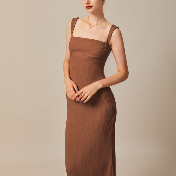 Fabric:This Sleeveless Midi Dress is made of Polyester